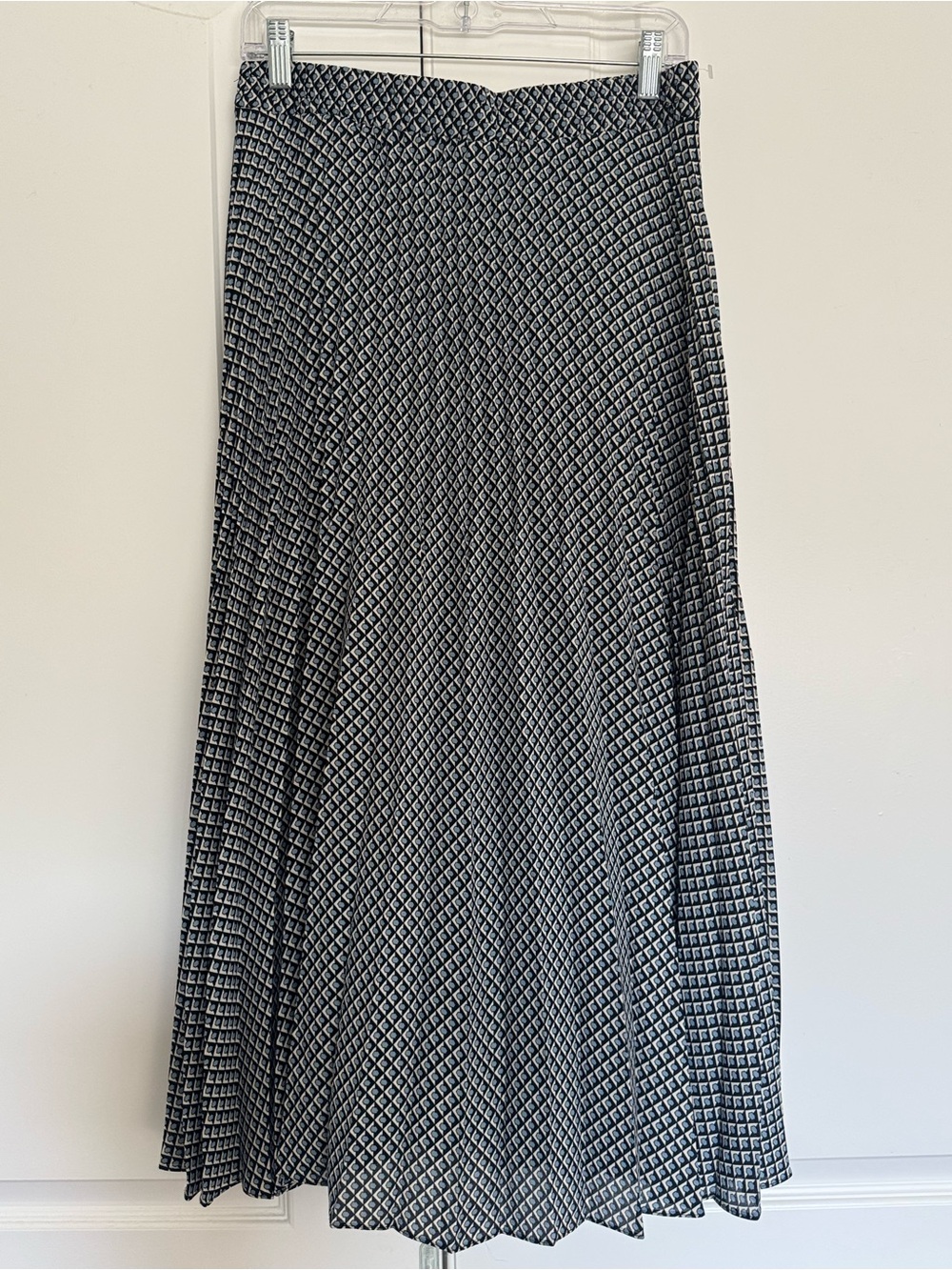 Max Studio Black and White Diamond-Print Pleated Skirt